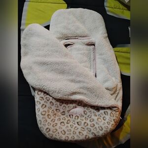 Blankets & Beyond Pink Leopard Print Car Seat Cover